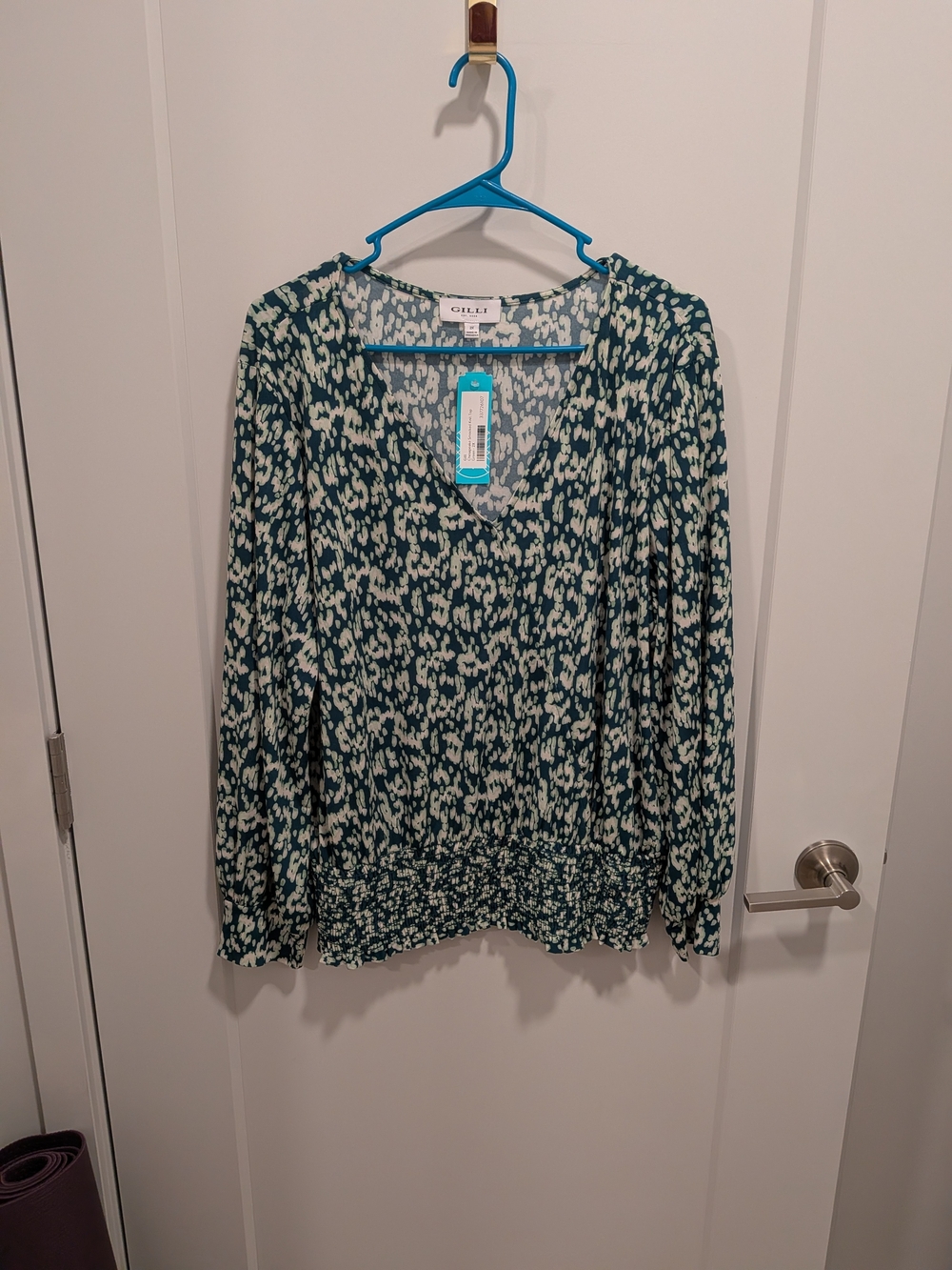 Gilli Teal and Cream V-Neck Printed Women's Blouse